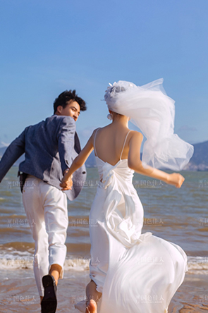 厦门旅拍婚纱摄影电影感海边